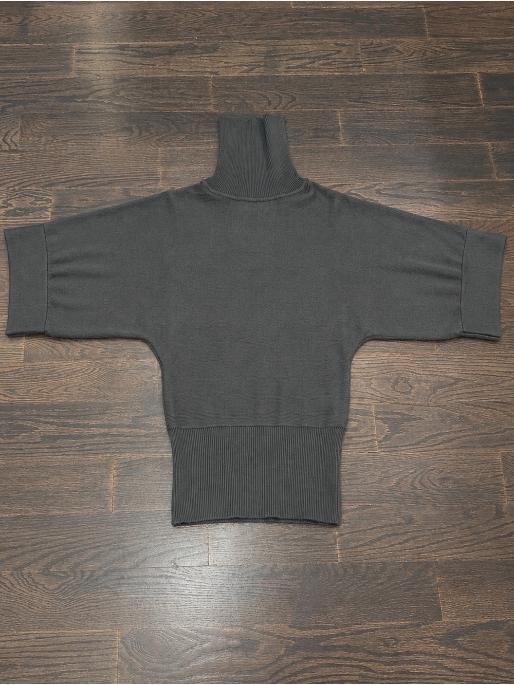 Women’s Grey High-Neck Short-Sleeve Sweater